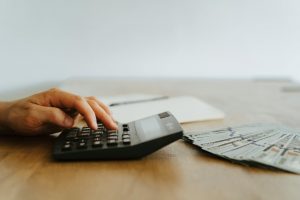 破局公司绩效管理困境：薪酬管理与员工绩效考核的协同突围